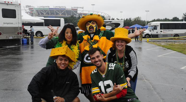 Packers travel well to FedExField packers_fans_fedexfield