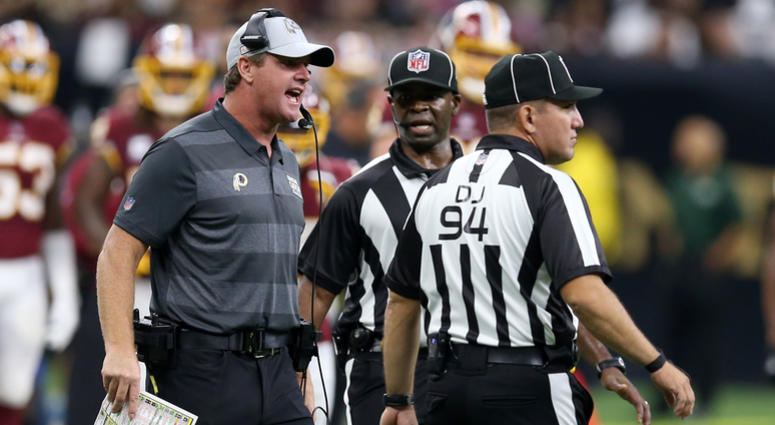 Jay Gruden speaks to officials. Jay_Gruden