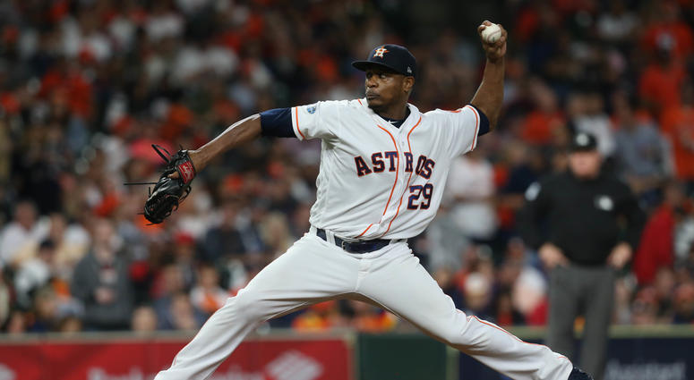 Tony Sipp pitches for the Houston Astros in the 2018 ALCS. Tony_Sipp