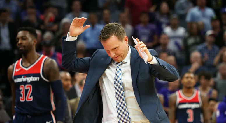 Wizards coach Scott Brooks reacts in disgust. Wizards_coach_Brooks