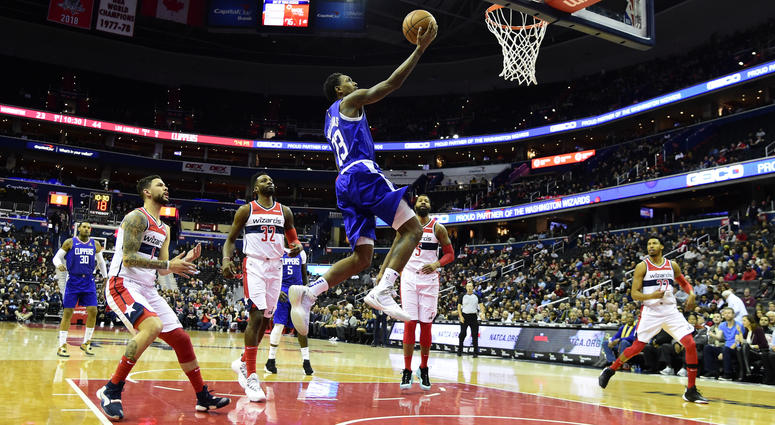 Lou Williams scores an uncontested layup against the Wizards. Wizards_Clippers