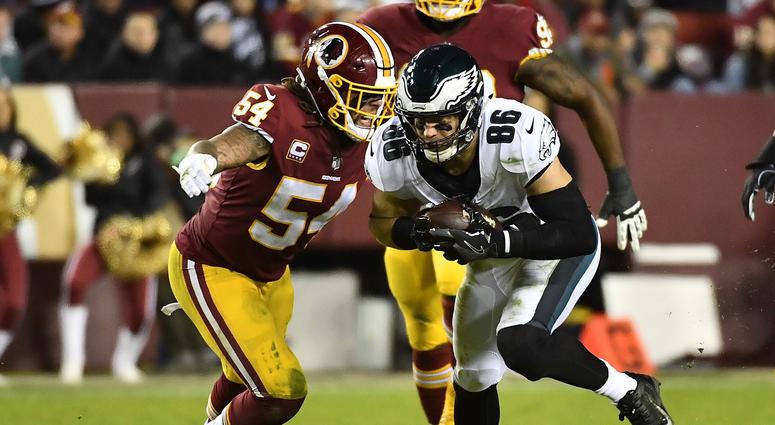 Redskins linebacker Mason Foster tackles Eagles tight end Zach Ertz. Redskins_Eagles