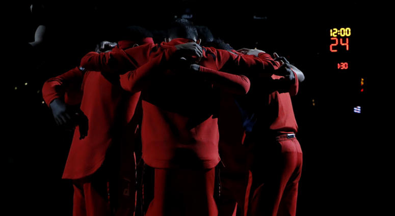 Washington Wizards players huddle wizards_huddle
