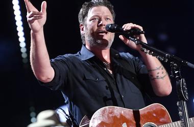 Blake Shelton Featured on Pitbull Song "Get Ready" Blake Shelton Featured on Pitbull Song "Get Ready"