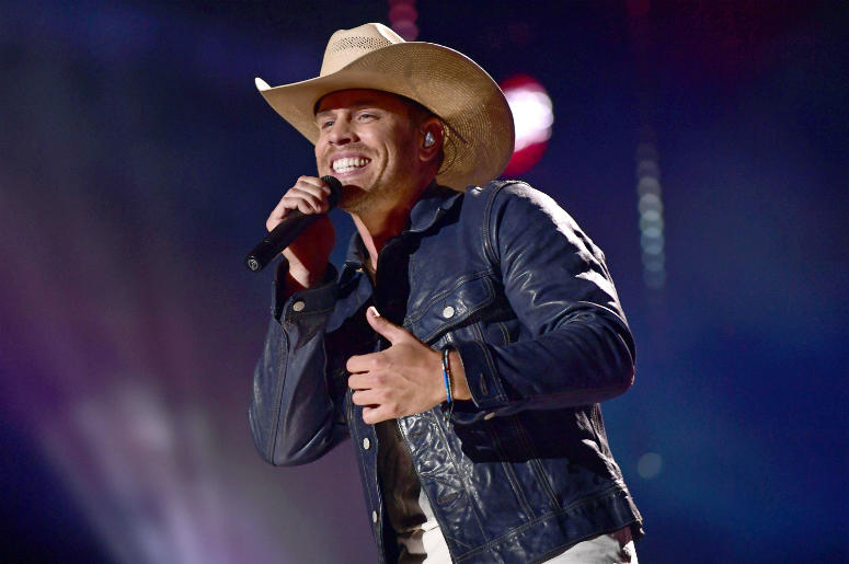 Dustin Lynch. 2018 CMA Music Fest Nightly Concert Dustin Lynch. 2018 CMA Music Fest Nightly Concert