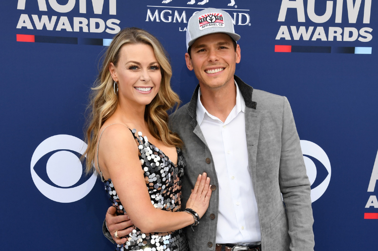 Amber Bartlett (L) and Granger Smith attends the 54th Academy Of Country Music Awards at MGM Grand Garden Arena on April 07, 2019 in Las Vegas, Nevada. Amber Bartlett (L) and Granger Smith attends the 54th Academy Of Country Music Awards at MGM Grand Garden Arena on April 07, 2019 in Las Vegas, Nevada.