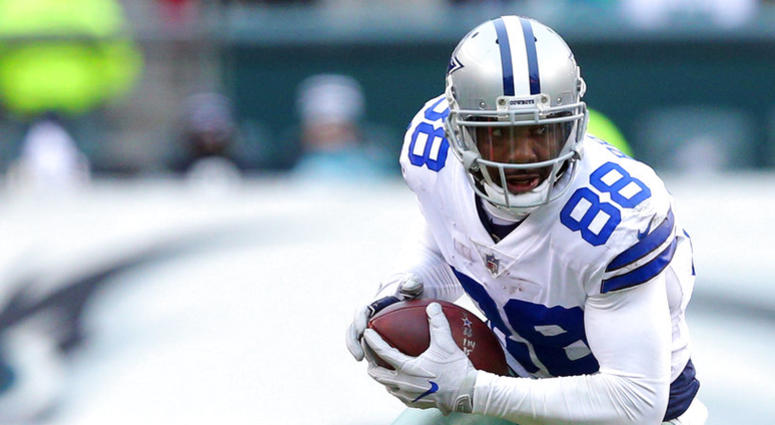 Dallas Cowboys wide receiver Dez Bryant (88) carries the ball against the Philadelphia Eagles during an NFL game at Lincoln Financial Field in Philadelphia. A person familiar with the negotiations says free agent wide receiver Dez Bryant concluded his visit with the Browns without agreeing to a contract. The former Dallas star wide receiver and his agent met with Cleveland officials for the second straight da