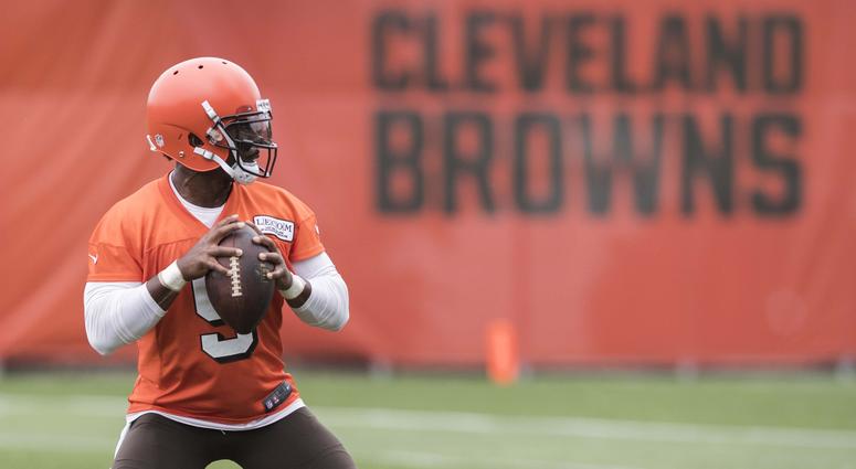 Cleveland Browns quarterback Tyrod Taylor (5) throws a pass during minicamp at the Cleveland Browns training facility. Cleveland Browns quarterback Tyrod Taylor (5) throws a pass during minicamp at the Cleveland Browns training facility.
