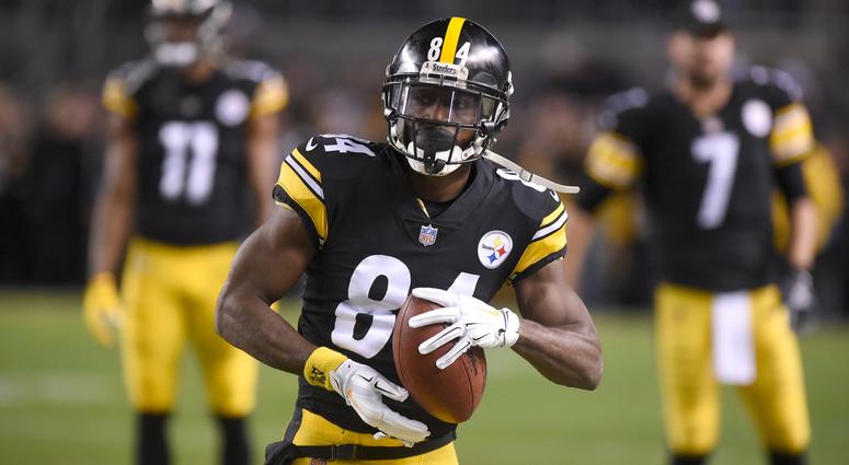 Dec 2, 2018; Pittsburgh, PA, USA; Pittsburgh Steelers wide receiver Antonio Brown (84) prepares to play the Los Angeles Chargers at Heinz Field. Mandatory Credit: Philip G. Pavely-USA TODAY Sports Dec 2, 2018; Pittsburgh, PA, USA; Pittsburgh Steelers wide receiver Antonio Brown (84) prepares to play the Los Angeles Chargers at Heinz Field. Mandatory Credit: Philip G. Pavely-USA TODAY Sports