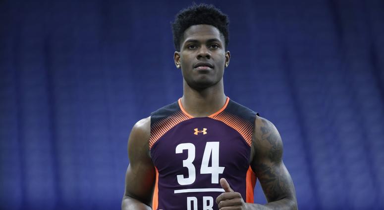 Mar 4, 2019; Indianapolis, IN, USA; Louisiana State defensive back Greedy Williams (DB34) runs the 40 yard dash during the 2019 NFL Combine at Lucas Oil Stadium. Mandatory Credit: Brian Spurlock-USA TODAY Sports Mar 4, 2019; Indianapolis, IN, USA; Louisiana State defensive back Greedy Williams (DB34) runs the 40 yard dash during the 2019 NFL Combine at Lucas Oil Stadium. Mandatory Credit: Brian Spurlock-USA TODAY Sports