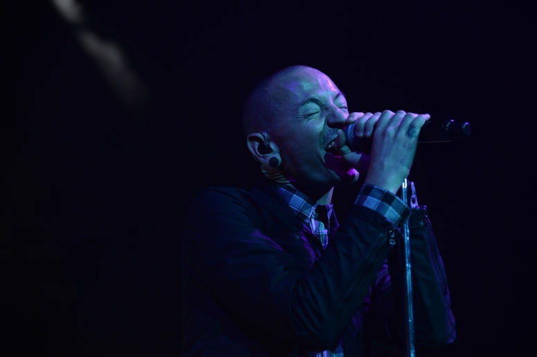Chester Bennington performs in Fort Lauderdale, Florida Chester Bennington performs in Fort Lauderdale, Florida