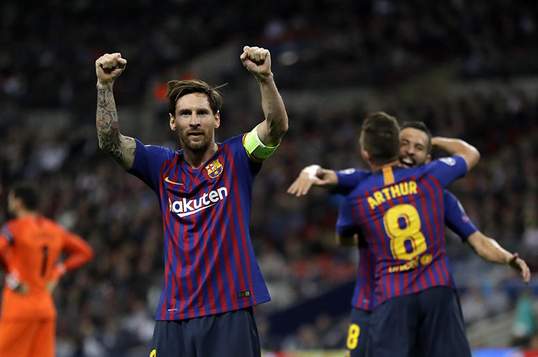 El delantero del Barcelona Lionel Messi, en el centro, celebra tras anotar su tercer gol durante un partido del Grupo B de la Liga de Campeones ante Tottenham en el estadio Wembley en Londres, el miércoles 3 de octubre del 2018. Cirque du Soleil basará el El delantero del Barcelona Lionel Messi, en el centro, celebra tras anotar su tercer gol durante un partido del Grupo B de la Liga de Campeones ante Tottenham en el estadio Wembley en Londres, el miércoles 3 de octubre del 2018. Cirque du Soleil basará el