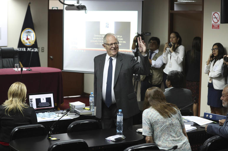 El expresidente de Perú, Pedro Pablo Kuczynski, llega a una audiencia judicial para determinar su liberación en Lima, el lunes 15 de abril de 2019. El expresidente de Perú, Pedro Pablo Kuczynski, llega a una audiencia judicial para determinar su liberación en Lima, el lunes 15 de abril de 2019.