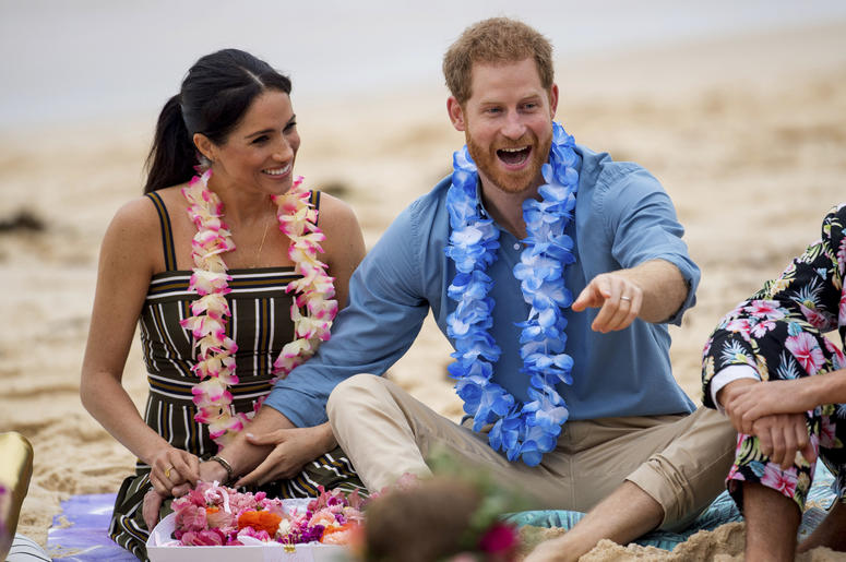 En esta fotograf a de archivo del 19 de octubre de 2018 el pr ncipe Enrique y Meghan, duquesa de Sussex se re nen con un grupo local de surfistas conocido como OneWave, para crear conciencia sobre la salud mental y el bienestar en la playa Bondi en Sydney En esta fotograf a de archivo del 19 de octubre de 2018 el pr ncipe Enrique y Meghan, duquesa de Sussex se re nen con un grupo local de surfistas conocido como OneWave, para crear conciencia sobre la salud mental y el bienestar en la playa Bondi en Sydney