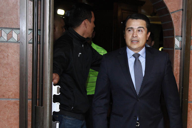 En esta foto de archivo del 16 de marzo de 2017, Juan Antonio "Tony" Hernandez, hermano del presidente de Honduras, Juan Orlando Hernández, llega a una conferencia de prensa en Tegucigalpa, Honduras. En esta foto de archivo del 16 de marzo de 2017, Juan Antonio "Tony" Hernandez, hermano del presidente de Honduras, Juan Orlando Hernández, llega a una conferencia de prensa en Tegucigalpa, Honduras.