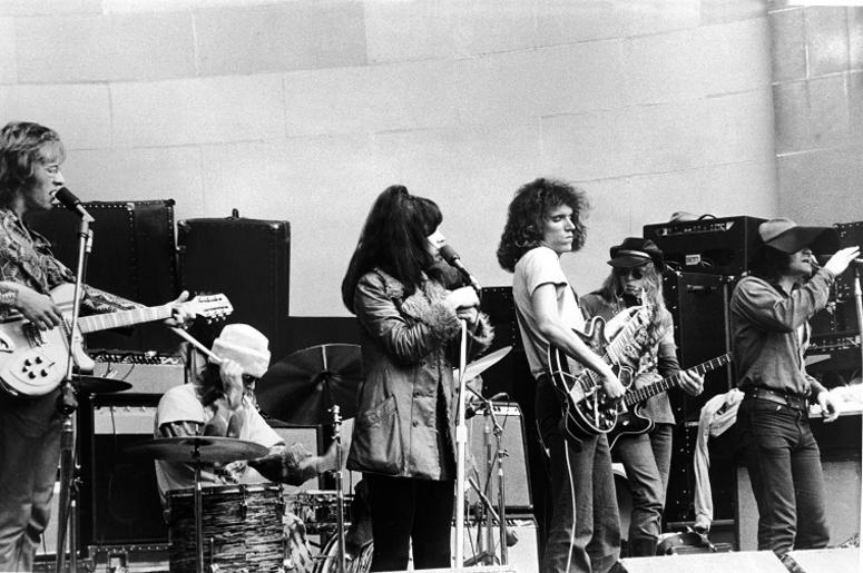 American rock group Jefferson Airplane performs on stage at the Central Park bandshell, New York City, August 1969. L-R: Guitarist Paul Kantner, drummer Spencer Dryden, singer Grace Slick, guitarist Jorma Kaukonen, bassist Jack Casady, singer Marty Balin. American rock group Jefferson Airplane performs on stage at the Central Park bandshell, New York City, August 1969. L-R: Guitarist Paul Kantner, drummer Spencer Dryden, singer Grace Slick, guitarist Jorma Kaukonen, bassist Jack Casady, singer Marty Balin.