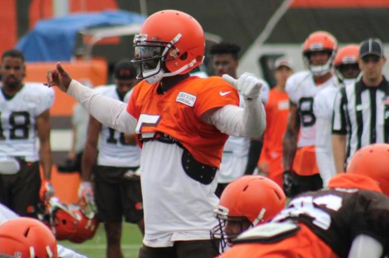 Browns quarterback Tyrod Taylor gets his team lined up during an 11-on-11 team drill on Aug. 1, 2018. Browns quarterback Tyrod Taylor gets his team lined up during an 11-on-11 team drill on Aug. 1, 2018.