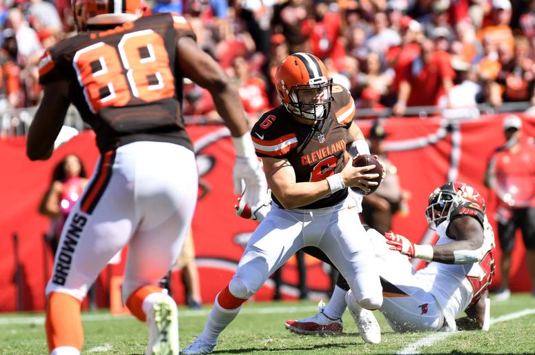 Baker Mayfield helmet hit Baker Mayfield helmet hit