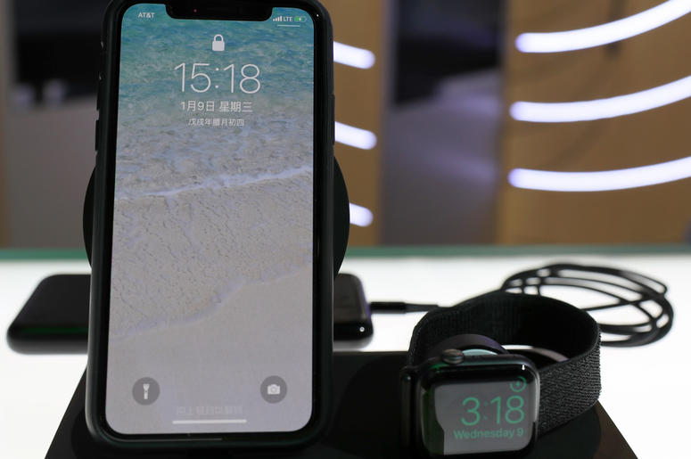 A wireless charger is seen during the Consumer Electronics Show (CES) in Las Vegas, the United States, Jan. 9, 2019. The annual CES kicked off Tuesday in Las Vegas. A wireless charger is seen during the Consumer Electronics Show (CES) in Las Vegas, the United States, Jan. 9, 2019. The annual CES kicked off Tuesday in Las Vegas.