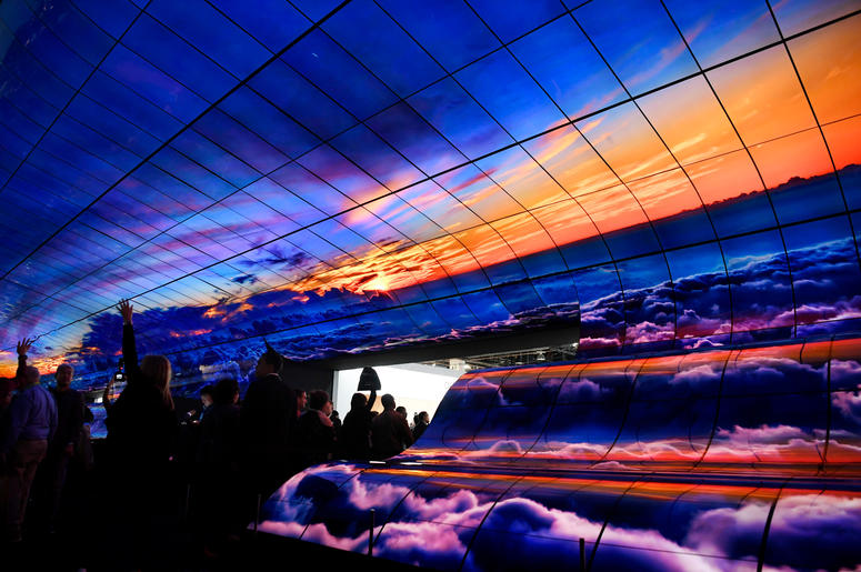 Photo taken on Jan. 8, 2019 shows a giant curved display of LG during the Consumer Electronics Show (CES) in Las Vegas, the United States. 2019 CES highlights new displays from From global companies such as LG, Samsung, Sharp and so on. Photo taken on Jan. 8, 2019 shows a giant curved display of LG during the Consumer Electronics Show (CES) in Las Vegas, the United States. 2019 CES highlights new displays from From global companies such as LG, Samsung, Sharp and so on.