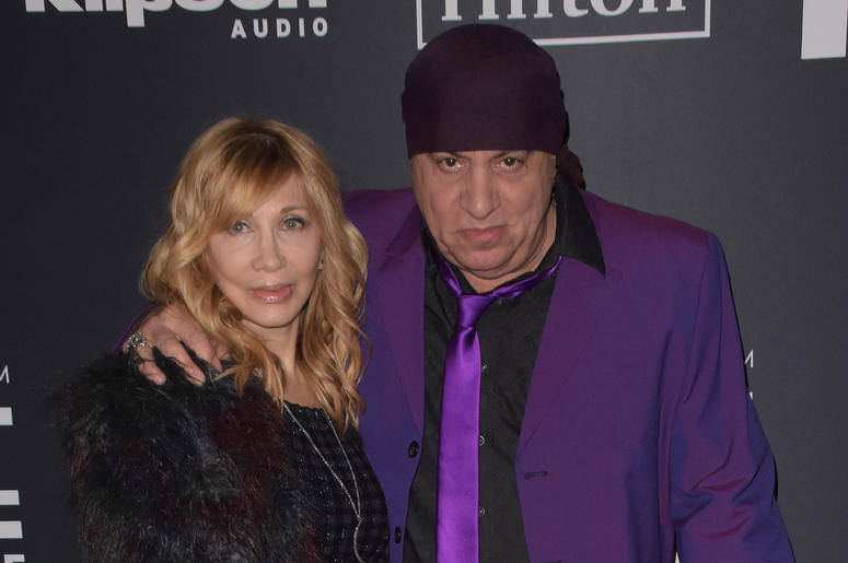 Maureen Van Zandt, Steven Van Zandt attend the 2019 Rock & Roll Hall Of Fame Induction Ceremony at Barclays Center on March 29, 2019 in Brooklyn, New York. Maureen Van Zandt, Steven Van Zandt attend the 2019 Rock & Roll Hall Of Fame Induction Ceremony at Barclays Center on March 29, 2019 in Brooklyn, New York.