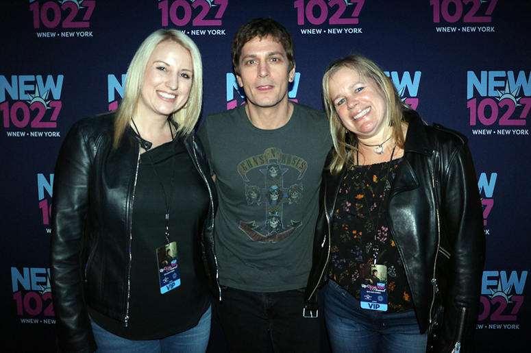 Rob Thomas Meets Fans at NEW 'Up Close & Personal'