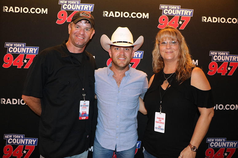 Justin Moore Meets Fans At NY's Country 94.7