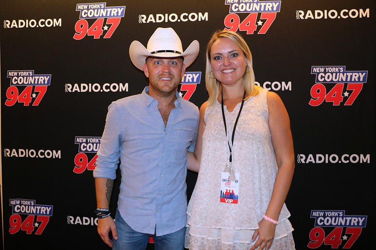 Justin Moore meets fans at NY's Country 94.7