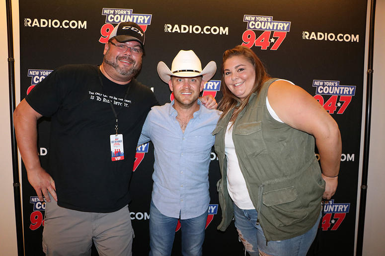 Justin Moore meets fans at NY's Country 94.7