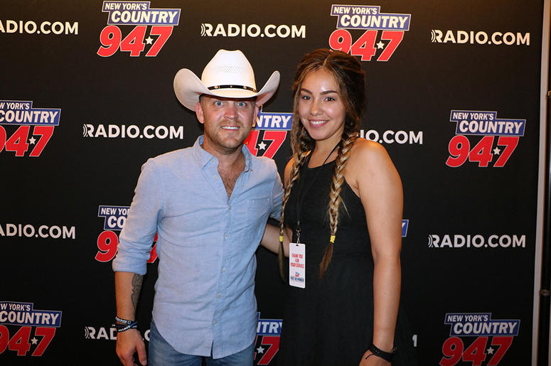 Justin Moore meets fans at NY's Country 94.7