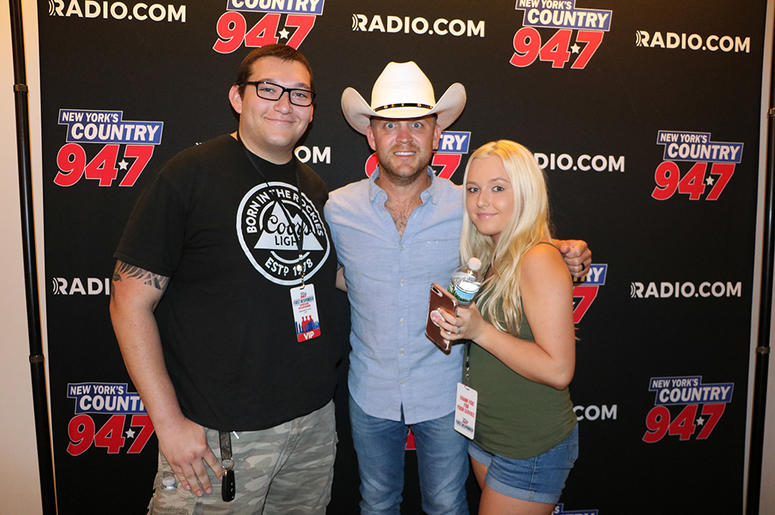 Justin Moore meets fans at NY's Country 94.7