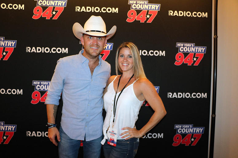 Justin Moore meets fans at NY's Country 94.7
