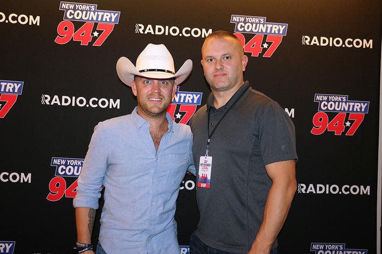 Justin Moore meets fans at NY's Country 94.7