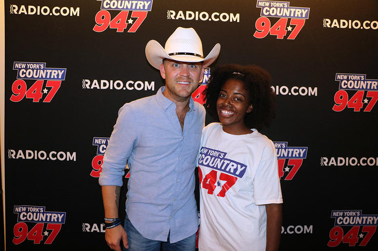 Justin Moore meets fans at NY's Country 94.7