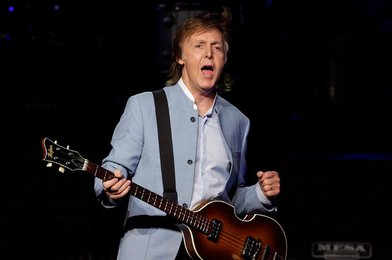 Paul McCartney performs Paul McCartney performs