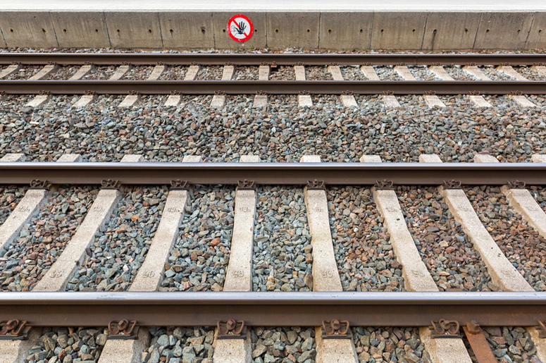 train tracks train tracks