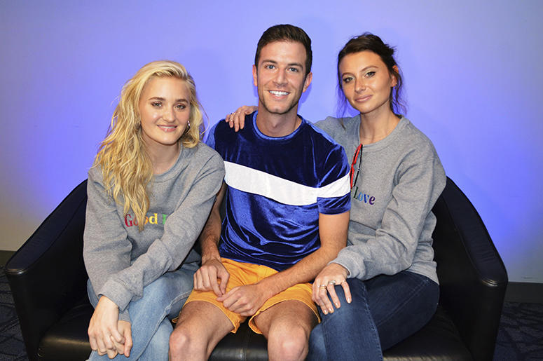 Aly & AJ Extra Eric Aly & AJ Extra Eric