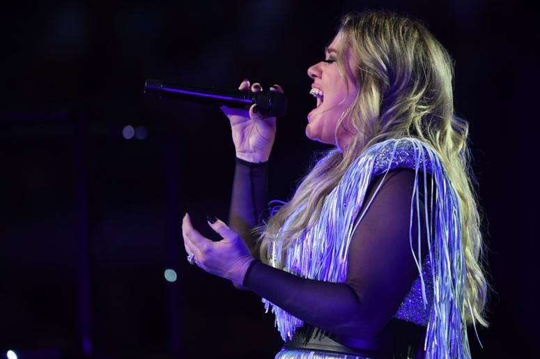 Kelly Clarkson Kelly Clarkson