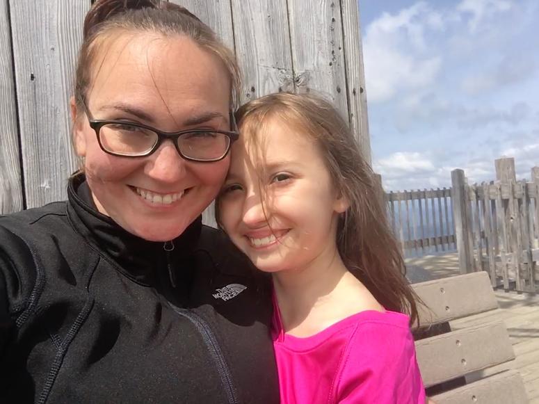 Caitlin & her daughter Emeline Caitlin & her daughter Emeline