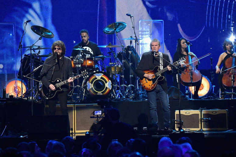 NEW YORK, NY - APRIL 07: 2017 Inductee Jeff Lynne (L) of ELO performs onstage at the 32nd Annual Rock & Roll Hall Of Fame Induction Ceremony at Barclays Center on April 7, 2017 in New York City.