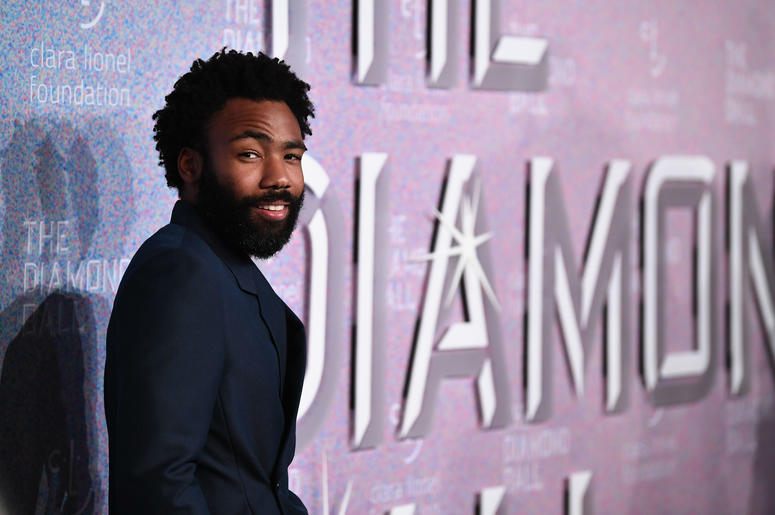 Donald Glover gave away a pair of his shoes using AirDrop. Donald Glover gave away a pair of his shoes using AirDrop.