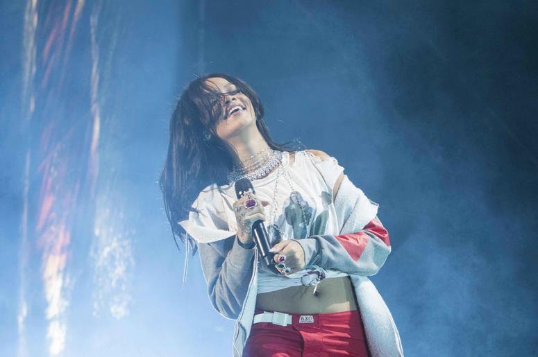 April 2015 Rihanna Performs in Indianapolis, IN at White River State Park April 2015 Rihanna Performs in Indianapolis, IN at White River State Park