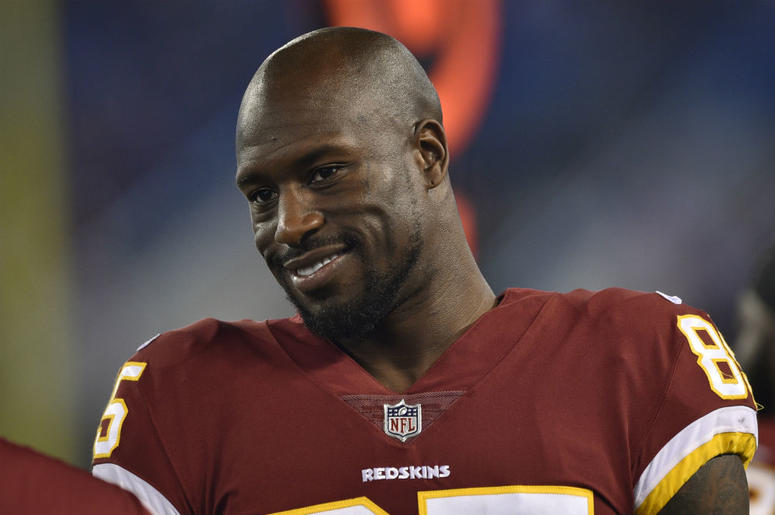 Vernon Davis Redskins tight end Vernon Davis.
