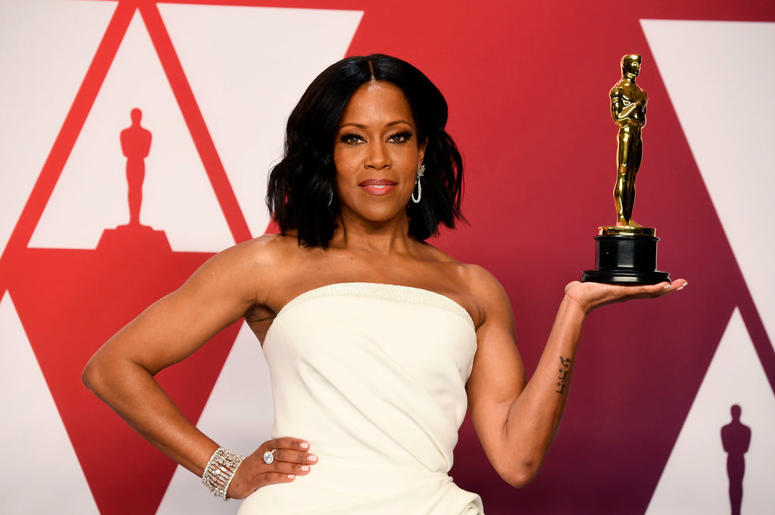 HOLLYWOOD, CALIFORNIA - FEBRUARY 24: Actor Regina King, winner of the Best Actress in a Supporting Role award for “If Beale Street Could Talk” poses in the press room during at Hollywood and Highland on February 24, 2019 in Hollywood, California. (Photo b HOLLYWOOD, CALIFORNIA - FEBRUARY 24: Actor Regina King, winner of the Best Actress in a Supporting Role award for “If Beale Street Could Talk” poses in the press room during at Hollywood and Highland on February 24, 2019 in Hollywood, California. (Photo b