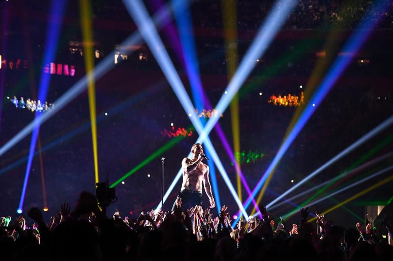 Feb 3, 2019; Atlanta, GA, USA; Maroon 5 lead singer Adam Levine performs during the halftime show in Super Bowl LIII at Mercedes-Benz Stadium. Mandatory Credit: Christopher Hanewinckel-USA TODAY Sports Feb 3, 2019; Atlanta, GA, USA; Maroon 5 lead singer Adam Levine performs during the halftime show in Super Bowl LIII at Mercedes-Benz Stadium. Mandatory Credit: Christopher Hanewinckel-USA TODAY Sports
