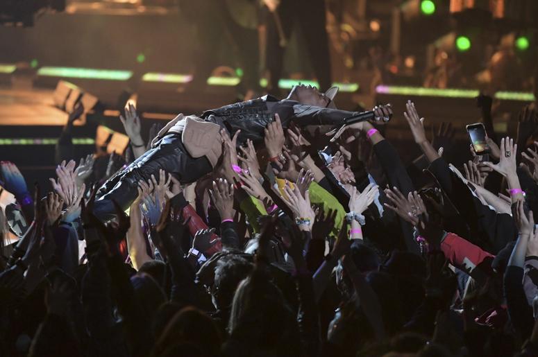 Feb 3, 2019; Atlanta, GA, USA; Recording artist Travis Scott performs during halftime in Super Bowl LIII at Mercedes-Benz Stadium. Mandatory Credit: Kirby Lee-USA TODAY Sports Feb 3, 2019; Atlanta, GA, USA; Recording artist Travis Scott performs during halftime in Super Bowl LIII at Mercedes-Benz Stadium. Mandatory Credit: Kirby Lee-USA TODAY Sports