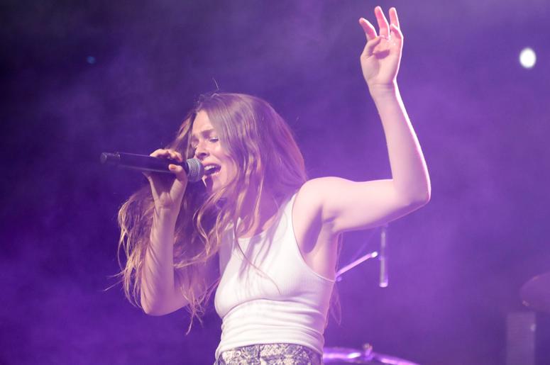 Maggie Rogers performs on Saturday, April 13, 2019 at Coachella Valley Music and Arts Festival in Indio, Calif. Maggierogers 12 Maggie Rogers performs on Saturday, April 13, 2019 at Coachella Valley Music and Arts Festival in Indio, Calif. Maggierogers 12