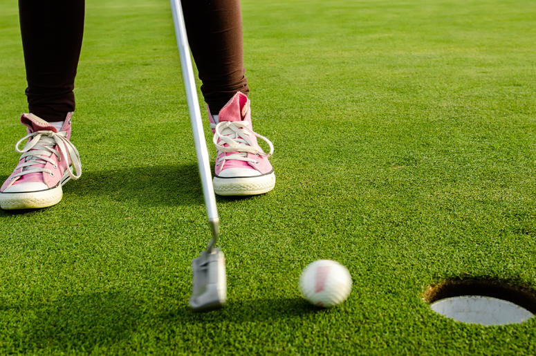 golf pink shoe