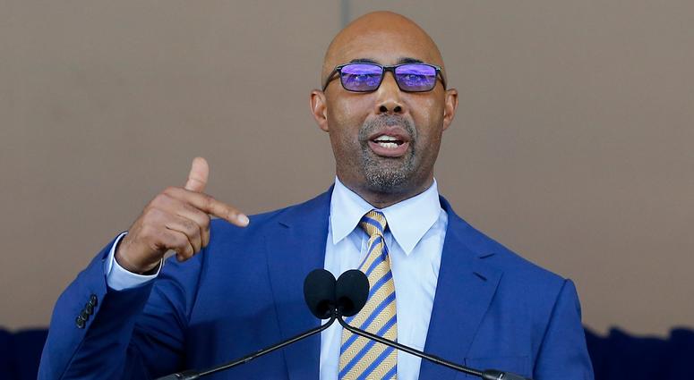 Harold Baines gives his speech at his Hall of Fame induction ceremony. Harold Baines gives his speech at his Hall of Fame induction ceremony.