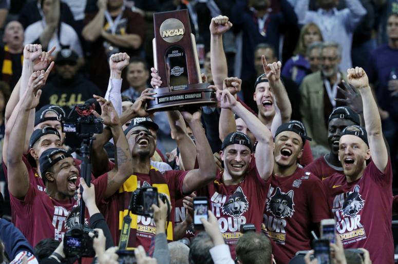 Loyola Ramblers celebrate their 78-62 win Loyola Ramblers